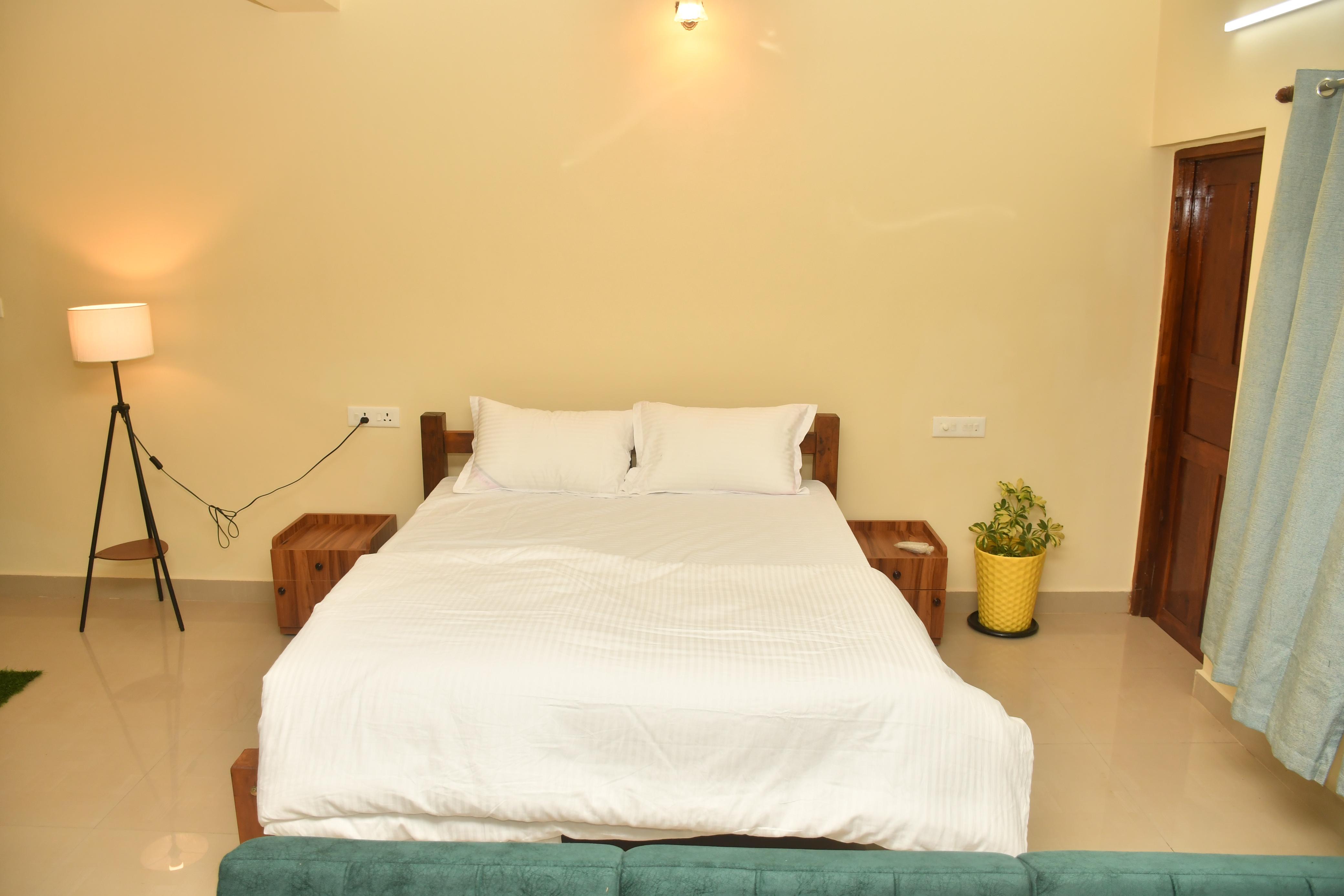 Rajbag Residency Guest House - Tap to explore photos
