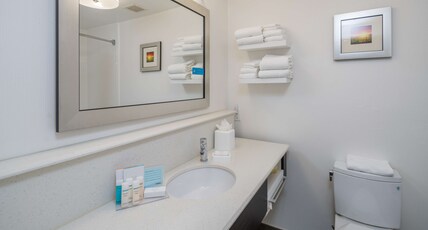 Hampton Inn Livermore Room Type - 1KING STUDY SOFABED NOSMOK