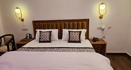 White House Hotel & Banquet Room Type - Deluxe Ac