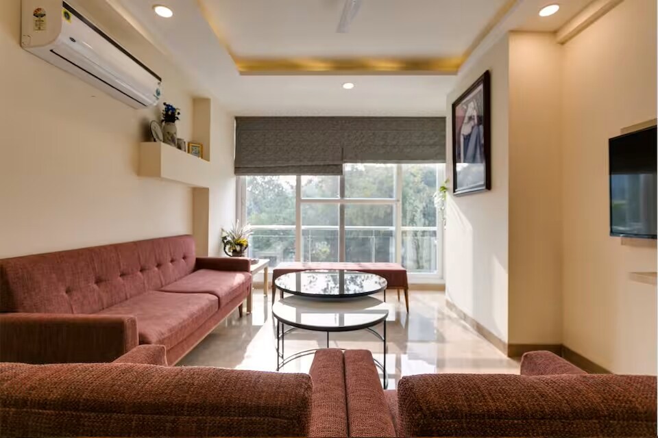 Moydom Luxurious BnB - Tap to explore photos