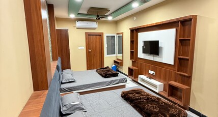 Hotel Shree Radhe Krishna Room Type - Family Studio