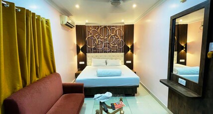 Hotel Delta International Room Type - Deluxe Room