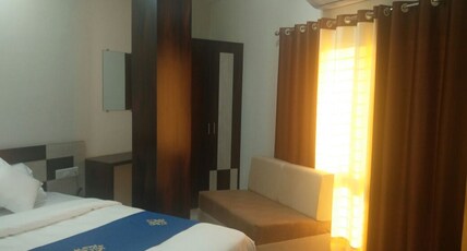 VINAYAK PALACE Room Type - Super Deluxe Room
