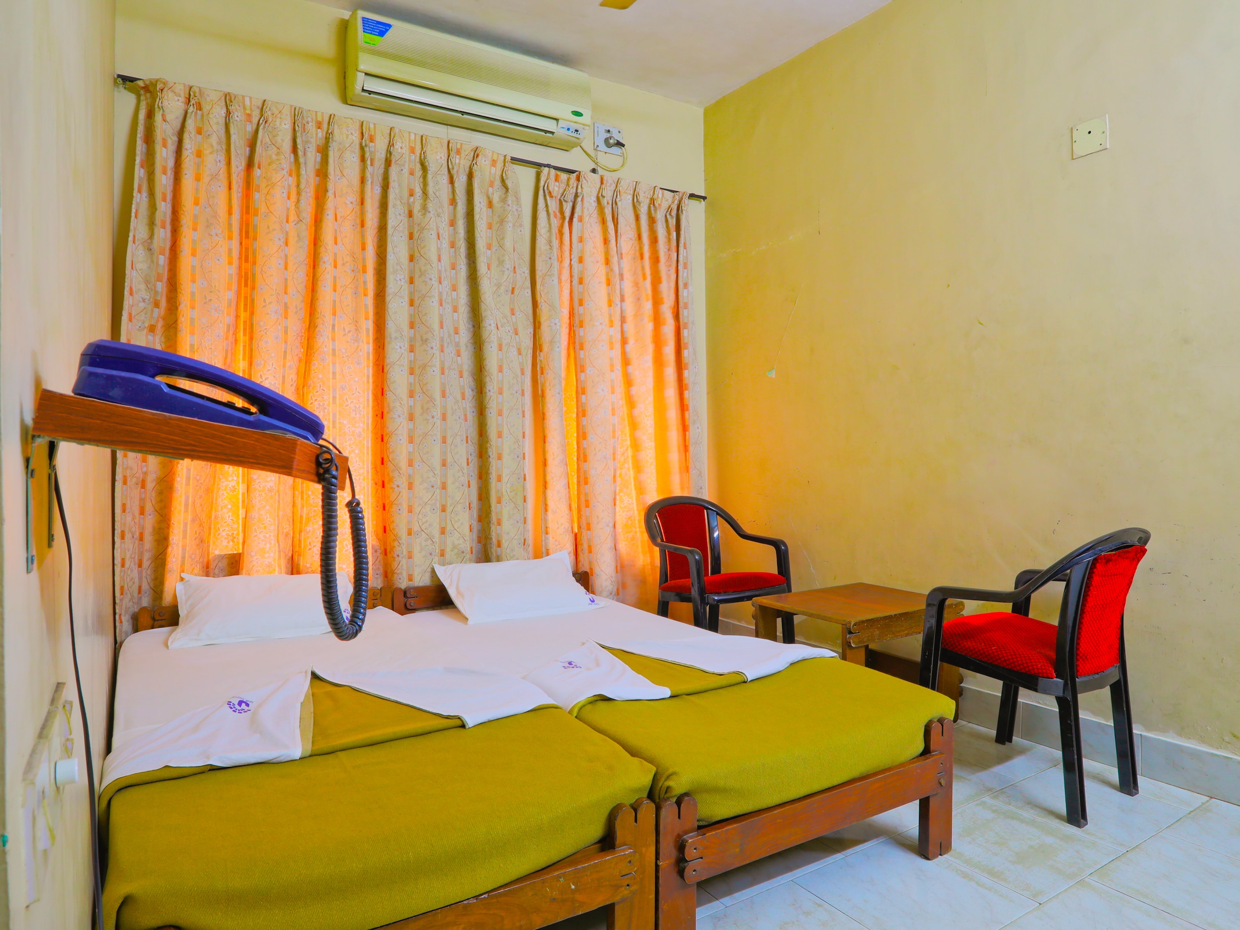 Hotel Jas - Tap to explore photos