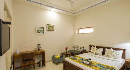 Lakeside Inn Ratanada Room Type - Deluxe Double Room