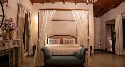 ama Stays & Trails-Aryananda Villas, Dhari Room Type - Premium Valley View Suite