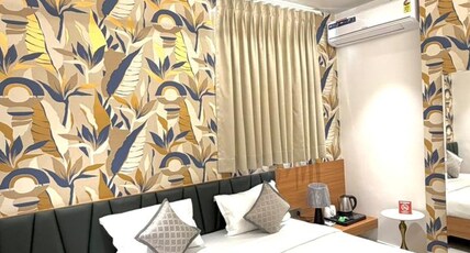 HOTEL MERIDIAN Room Type - Superior Room With Breakfast