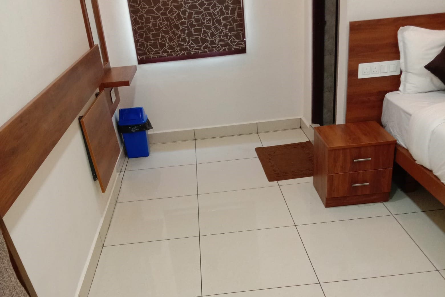 Hotel Milan - Tap to explore photos