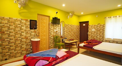 Neel Nirjan Room Type - Deluxe AC 4 Bed Room