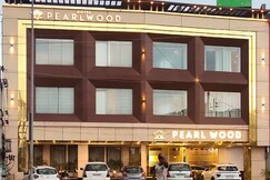 Hotel Pearl Wood