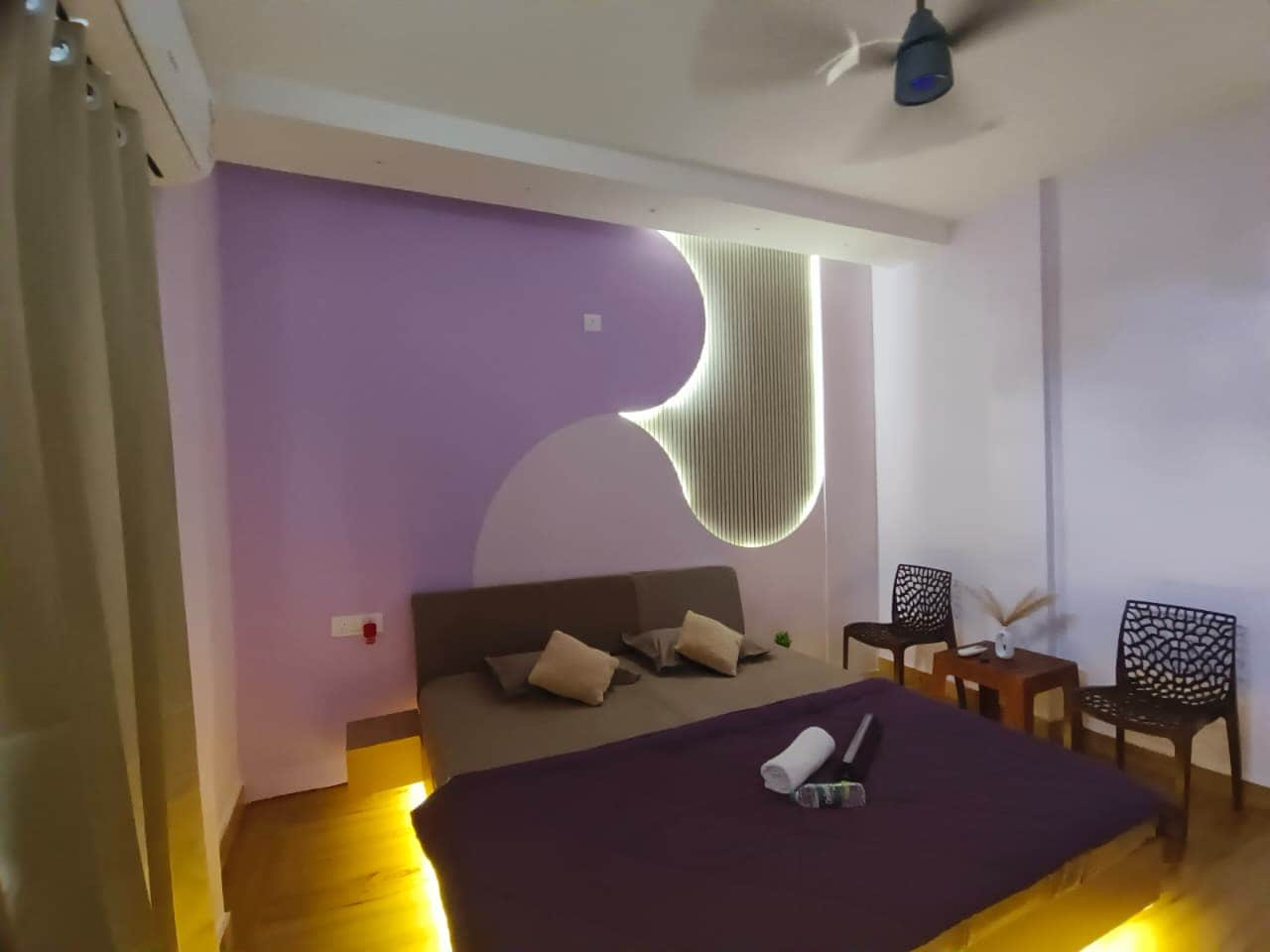 Maple Leaf Homestay TV Center - Tap to explore photos