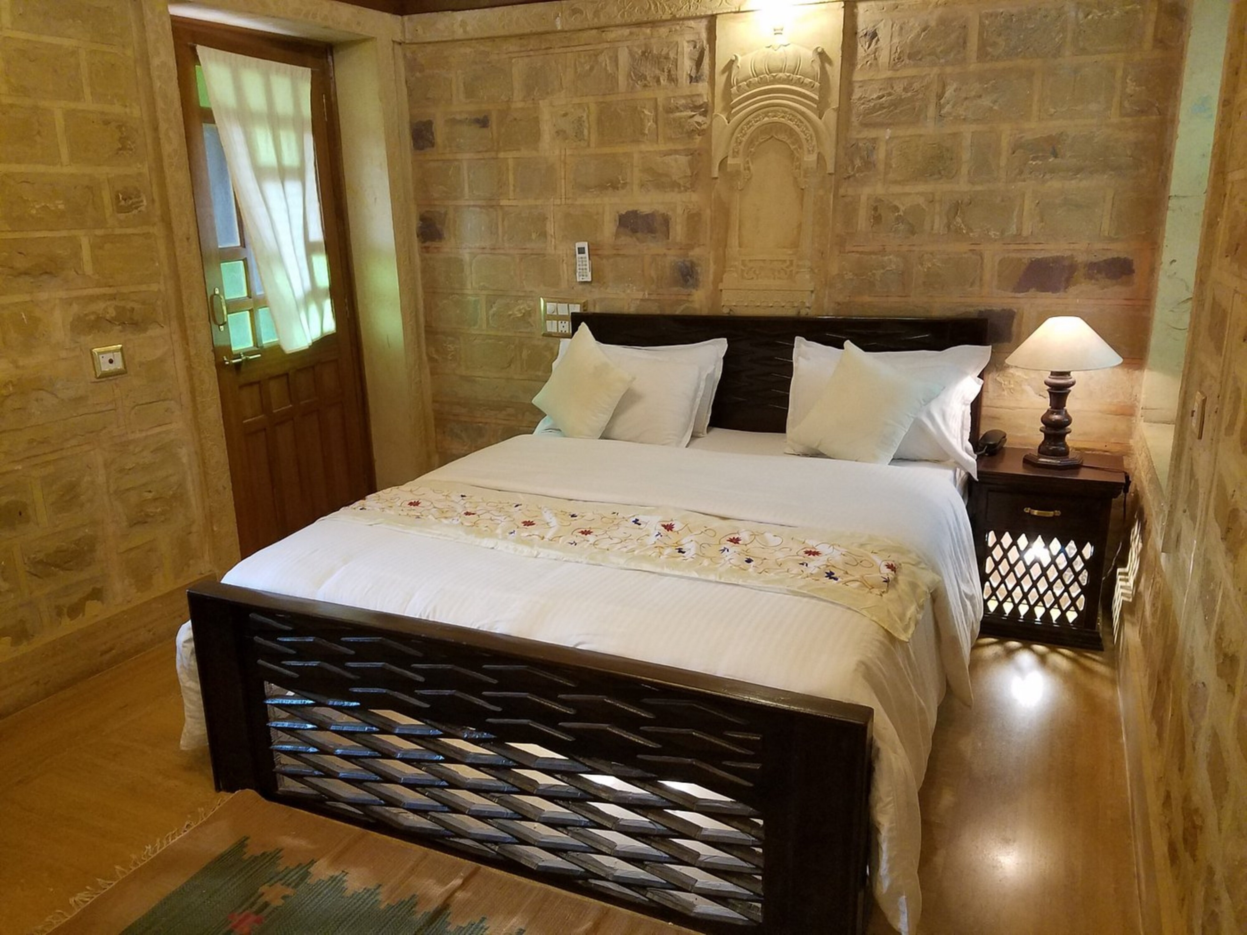 Hotel Pleasant Haveli - ONLY ADULT - Tap to explore photos
