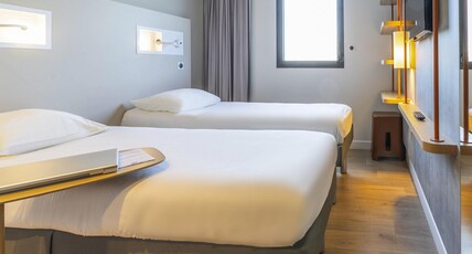 Ibis budget Saint- Room Type - TWIN: room with two single beds