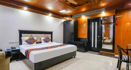 FabHotel Blue Moon Home Stay Room Type - Premium Room