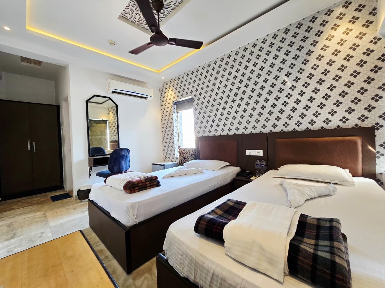Hotel Akashdeep - Tap to explore photos
