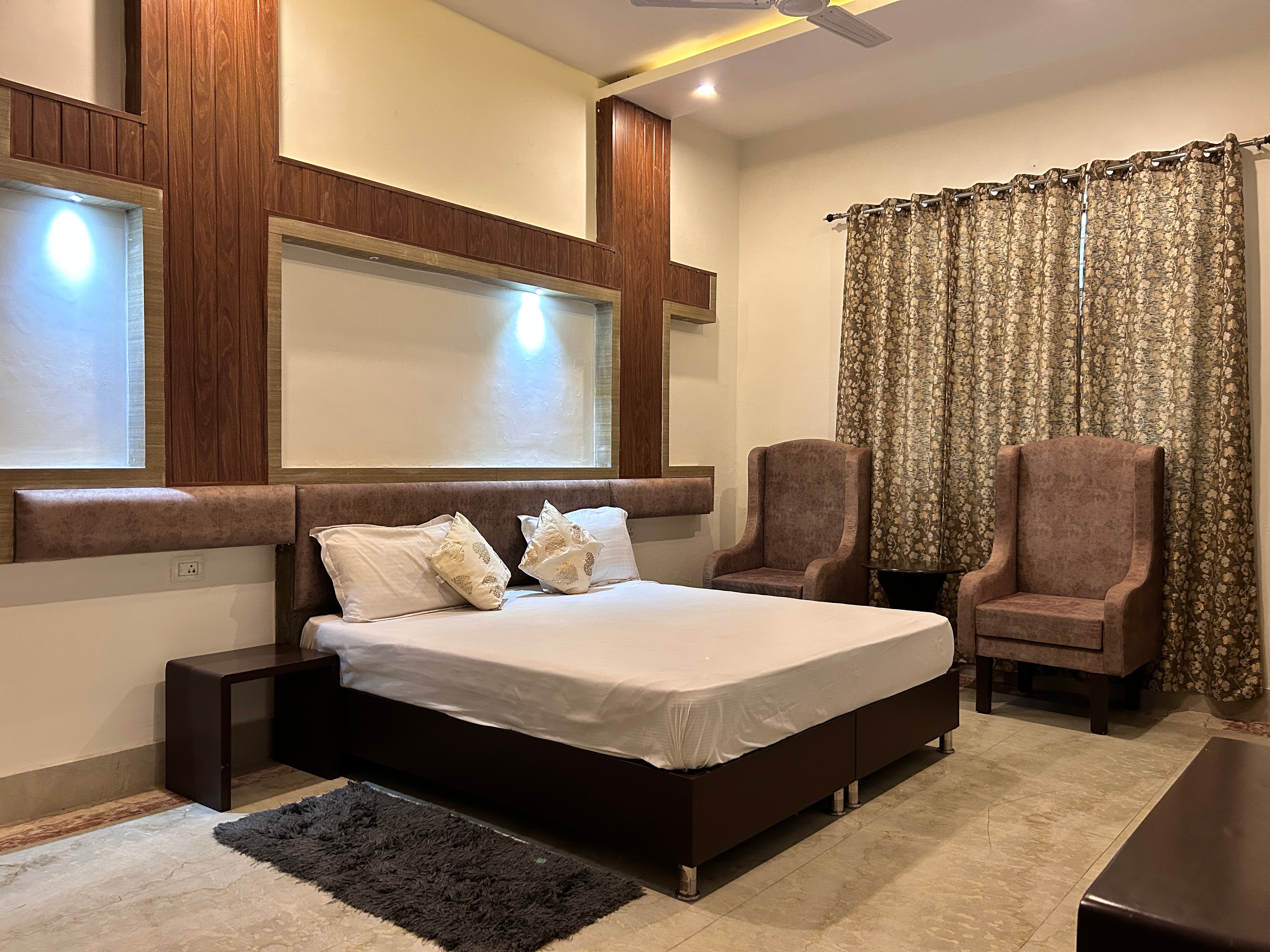 Malsi Hill View Homestays | Rooms & Caretaker - Tap to explore photos