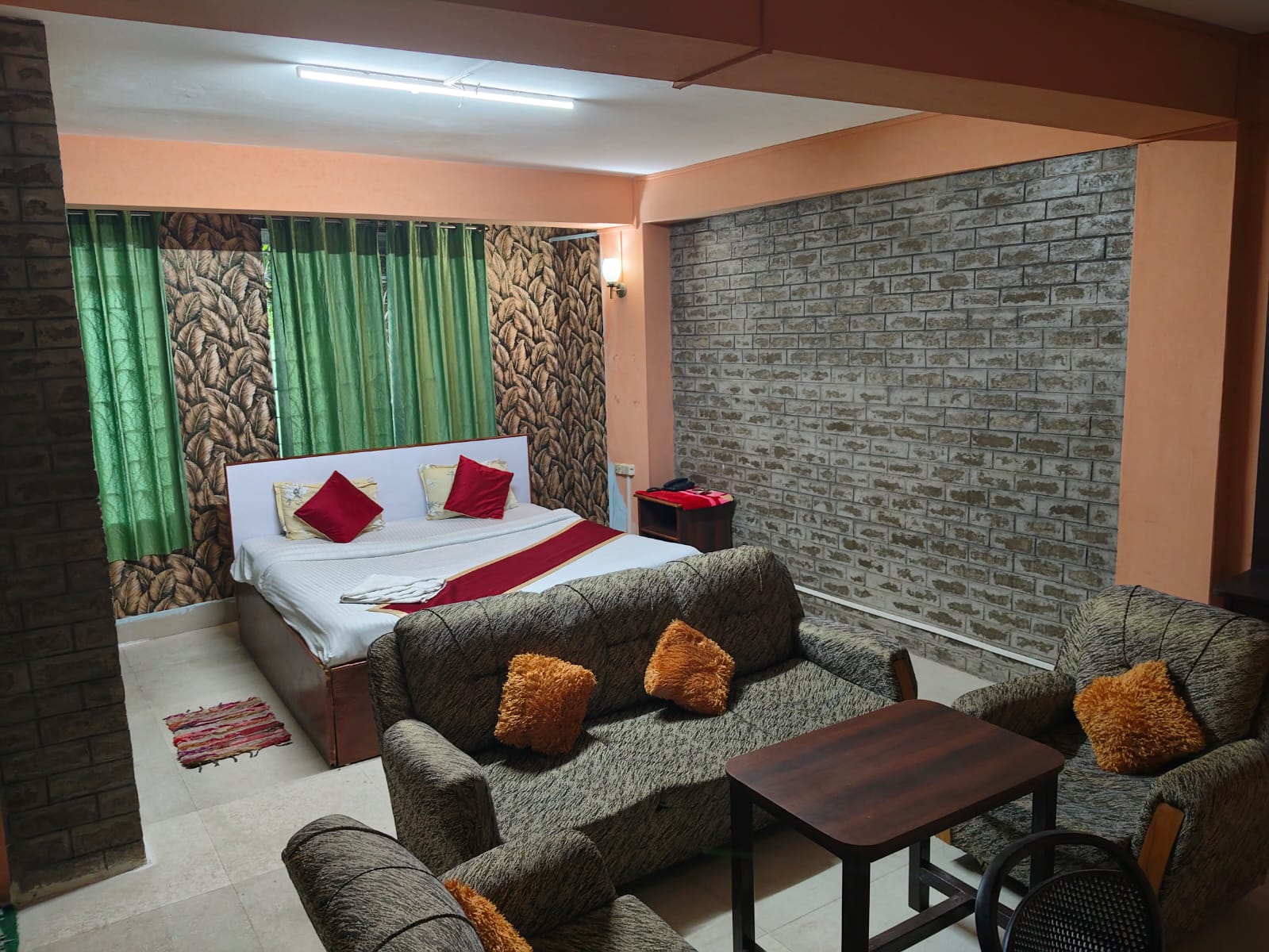 BalajiGuestHouse - Tap to explore photos