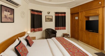 Stay Guru Resort Farm Villa Room Type - AC Haveli Cottage