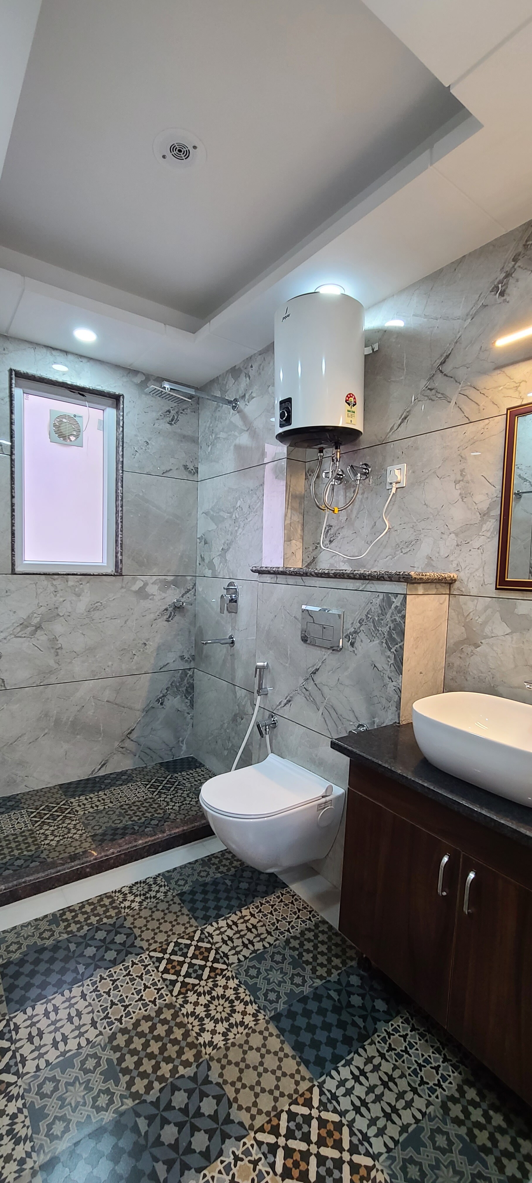 Z Express Griffin Medanta Medicity - Tap to explore photos