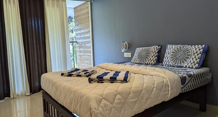 Gayathri Homestay Room Type - Deluxe Bedroom