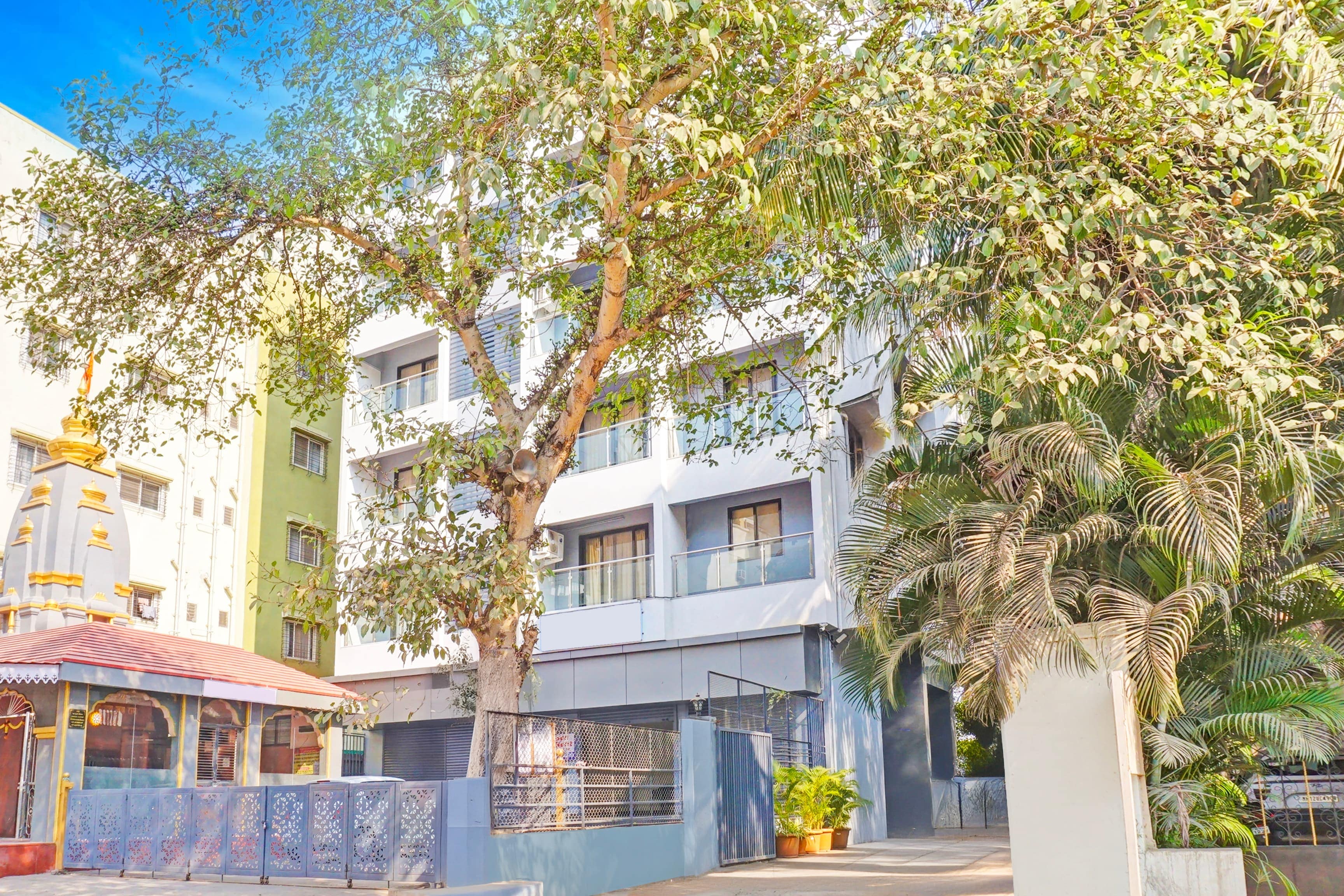 Townhouse Amanora Park Town Formerly Samrat Inn - Tap to explore photos