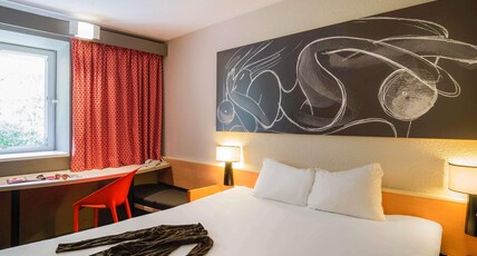ibis Antibes Sophia Antipolis Room Type - Standard Room with two single beds ibis Antibes Sophia Antipolis Room Type - Standard Room with two single beds