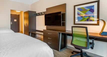 Holiday Inn Express & Suites PHOENIX DWTN - STATE CAPITOL Room Type - 2 Queen Beds Suite Sofa Bed