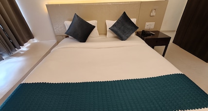 HOTEL THE WHITE HOUSE Room Type - Suite Room with Bathtub HOTEL THE WHITE HOUSE Room Type - Suite Room with Bathtub