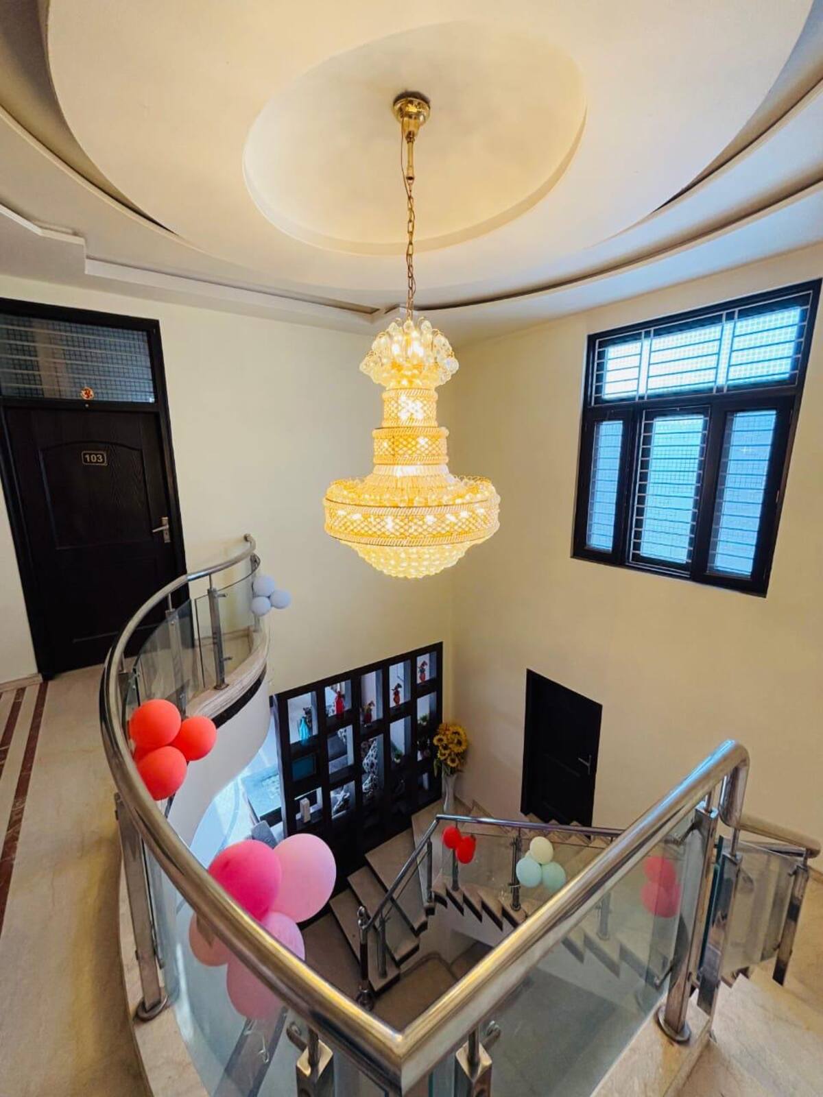 Pixie Stay Luxe Stay Vaishali Jaipur - Tap to explore photos