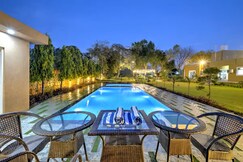 Raas Vilas - 4BHK Boutique Farm House with 2Pools