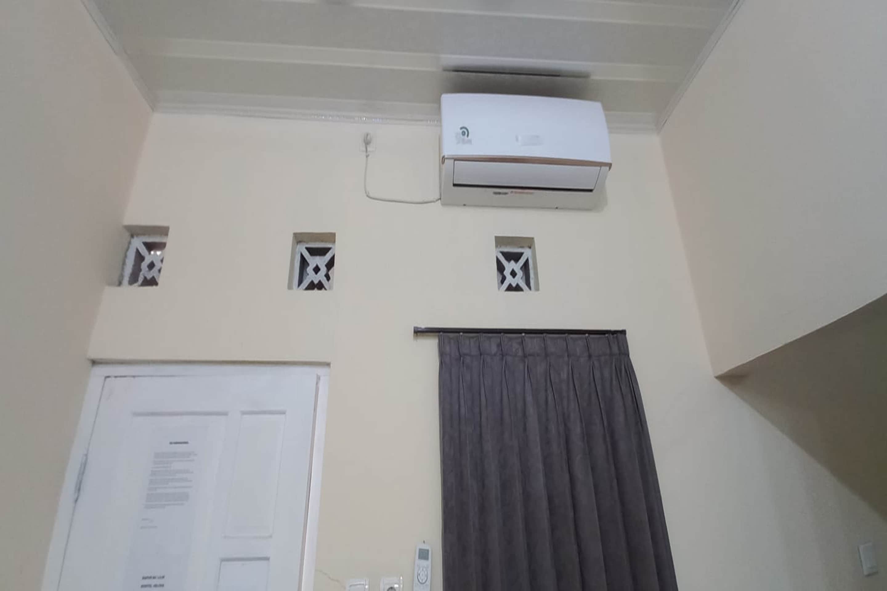 Hotel O Setia Budi Guest House 1 - Tap to explore photos