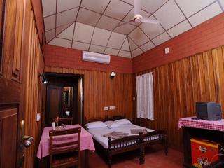 Vembanand Lake Villas - Tap to explore photos