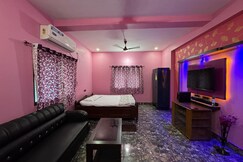 Rooms of Robin's Den in Raniganj