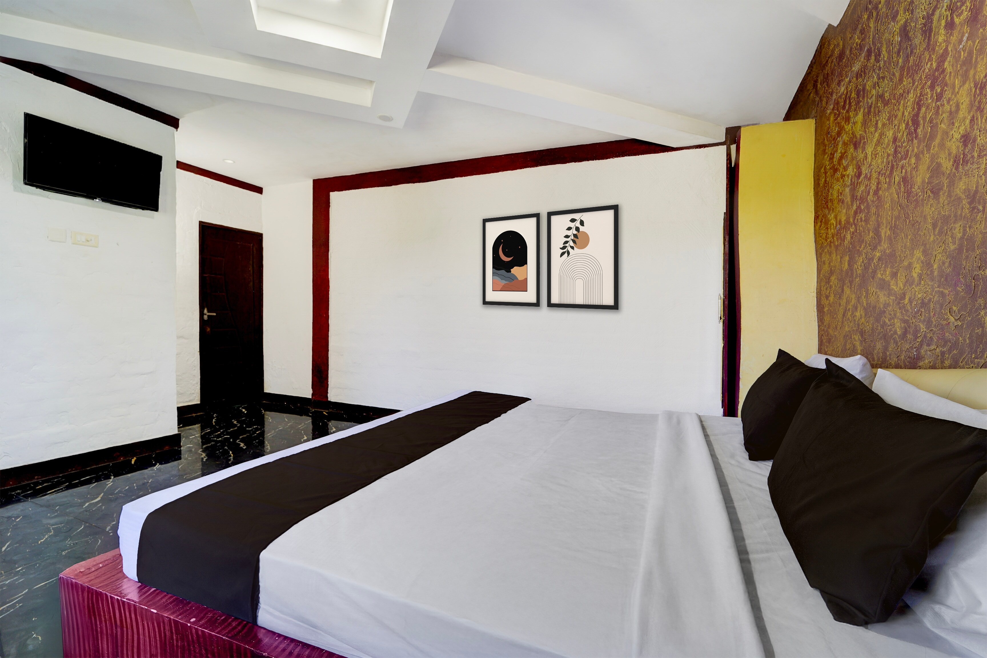 Falship OYO Hotel Navagiraga Resort - Tap to explore photos
