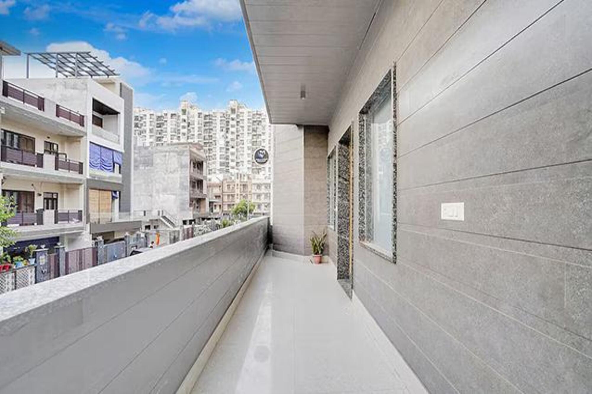 FabHotel Moonlit - Tap to explore photos