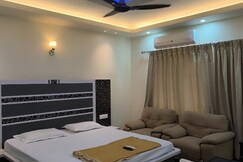 Kanha Homestay | Entire Studio Apartment | 700M To Puri Beach