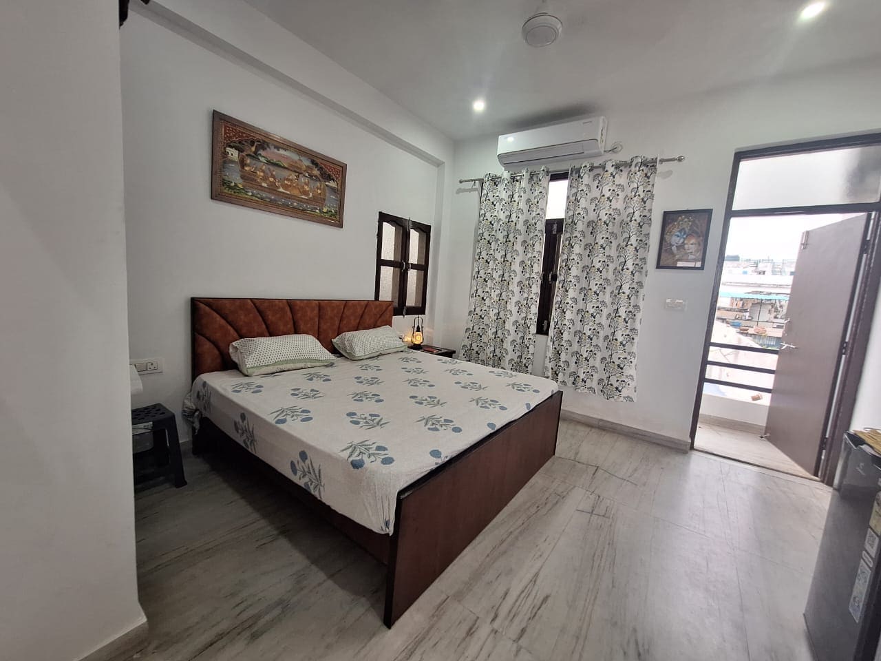 Tara Home Stay - Tap to explore photos