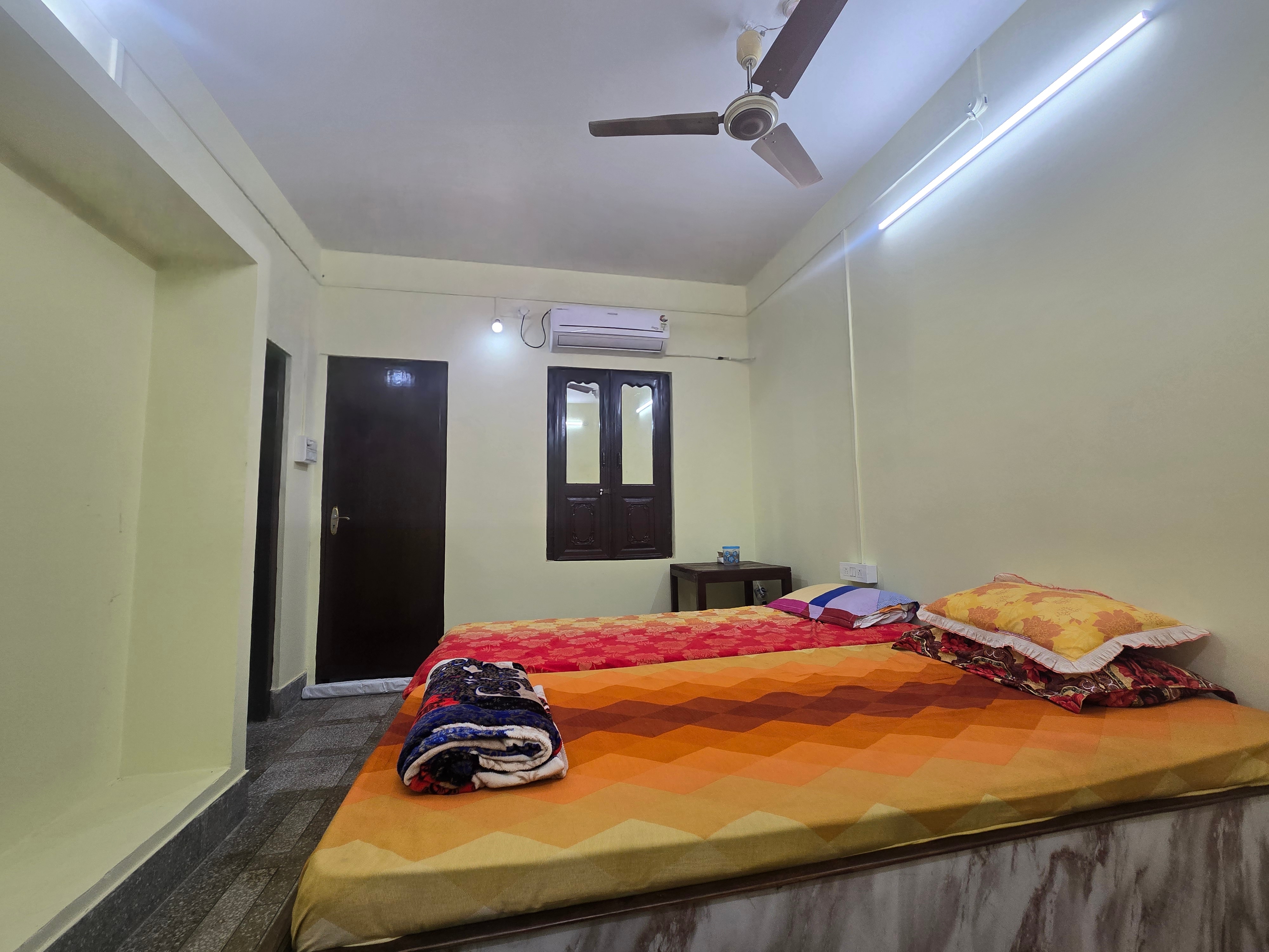 Saraogi Homestays - Tap to explore photos