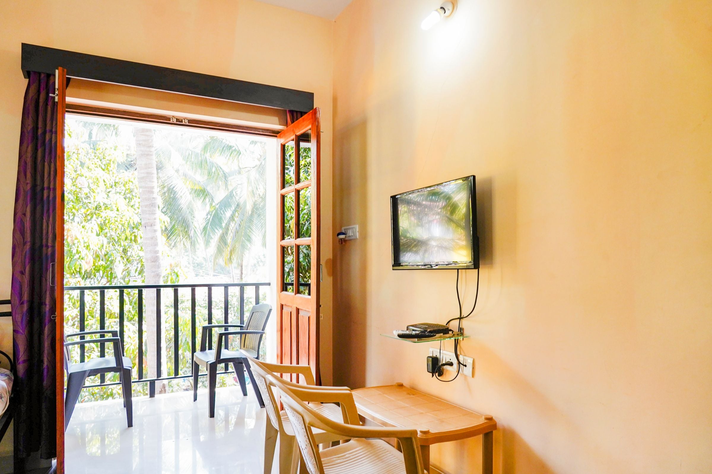 Sabinas Homestay - Tap to explore photos