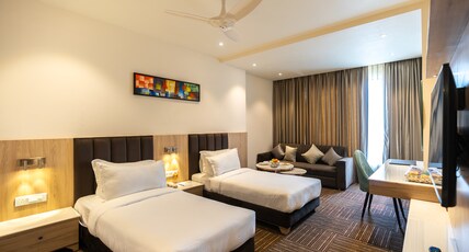 Clarks Inn Express Ayodhya Room Type - Premium Twin Room