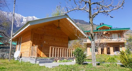 Persimmon Farmstead Room Type - Snow View Cottage