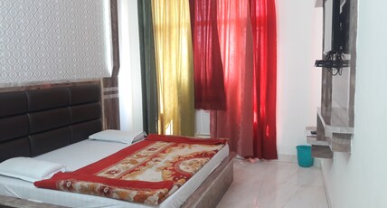 Hotel Maa Room Type - Deluxe Double Bed AC