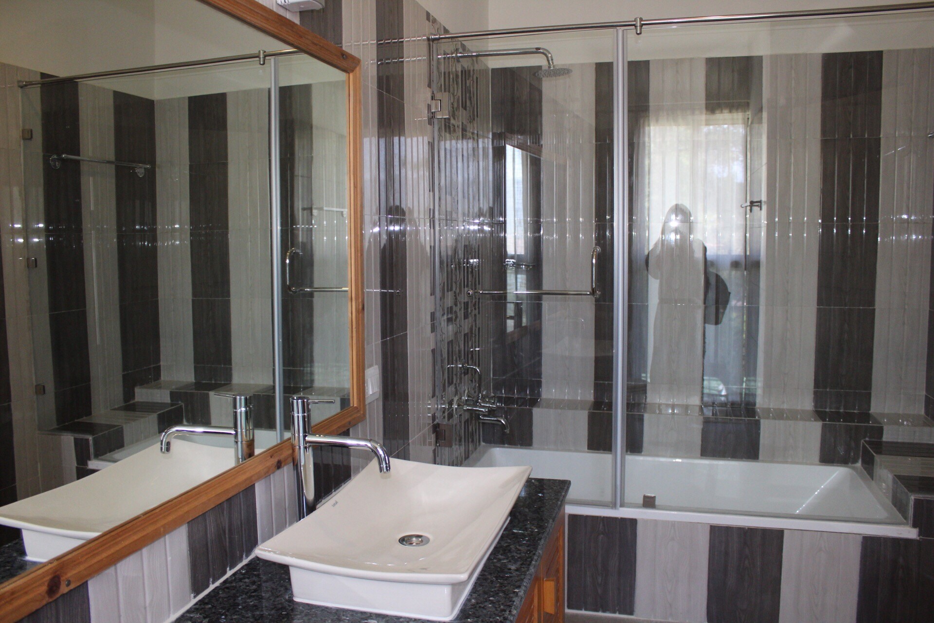 Dechen Boutique Hotel - Tap to explore photos