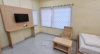 Sri Srinivasa Lodge Room Type - Deluxe Room with City View