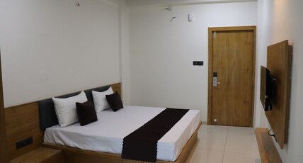 Hotel Krishna Kunj Inn Room Type - Super Deluxe Room