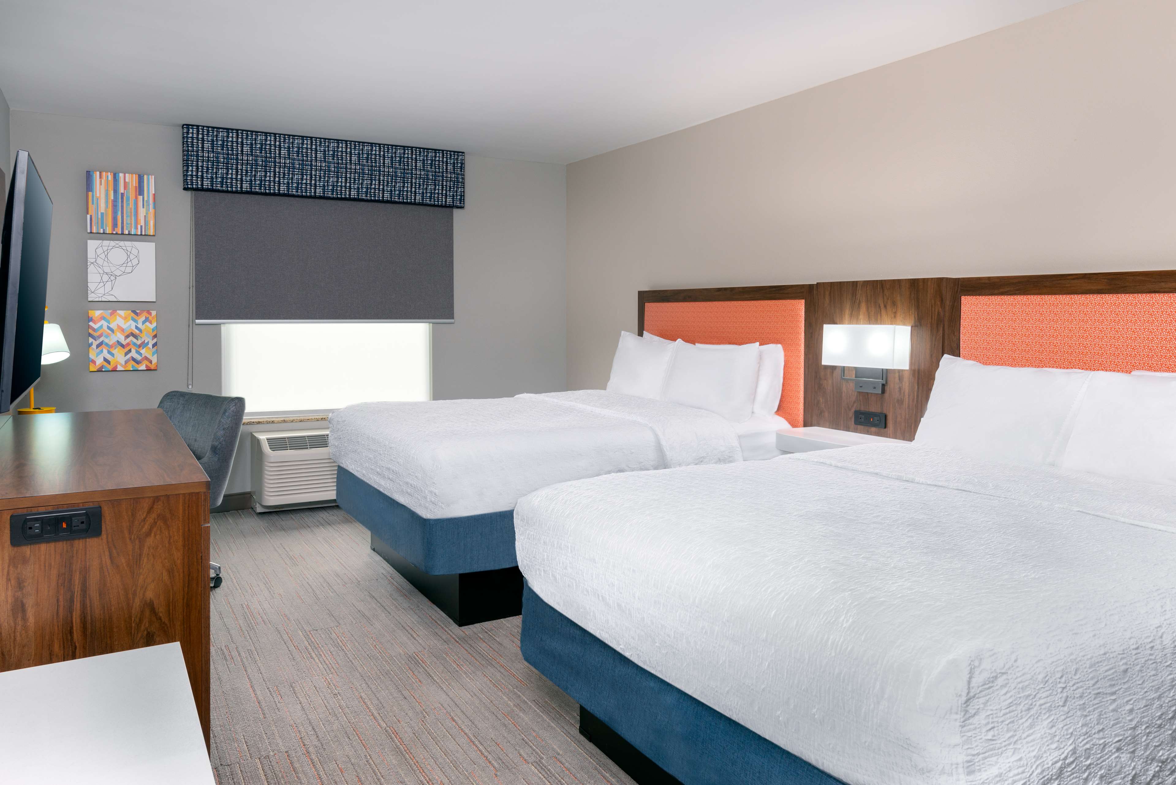 Hampton Inn & Suites by Hilton Murfreesboro - Tap to explore photos