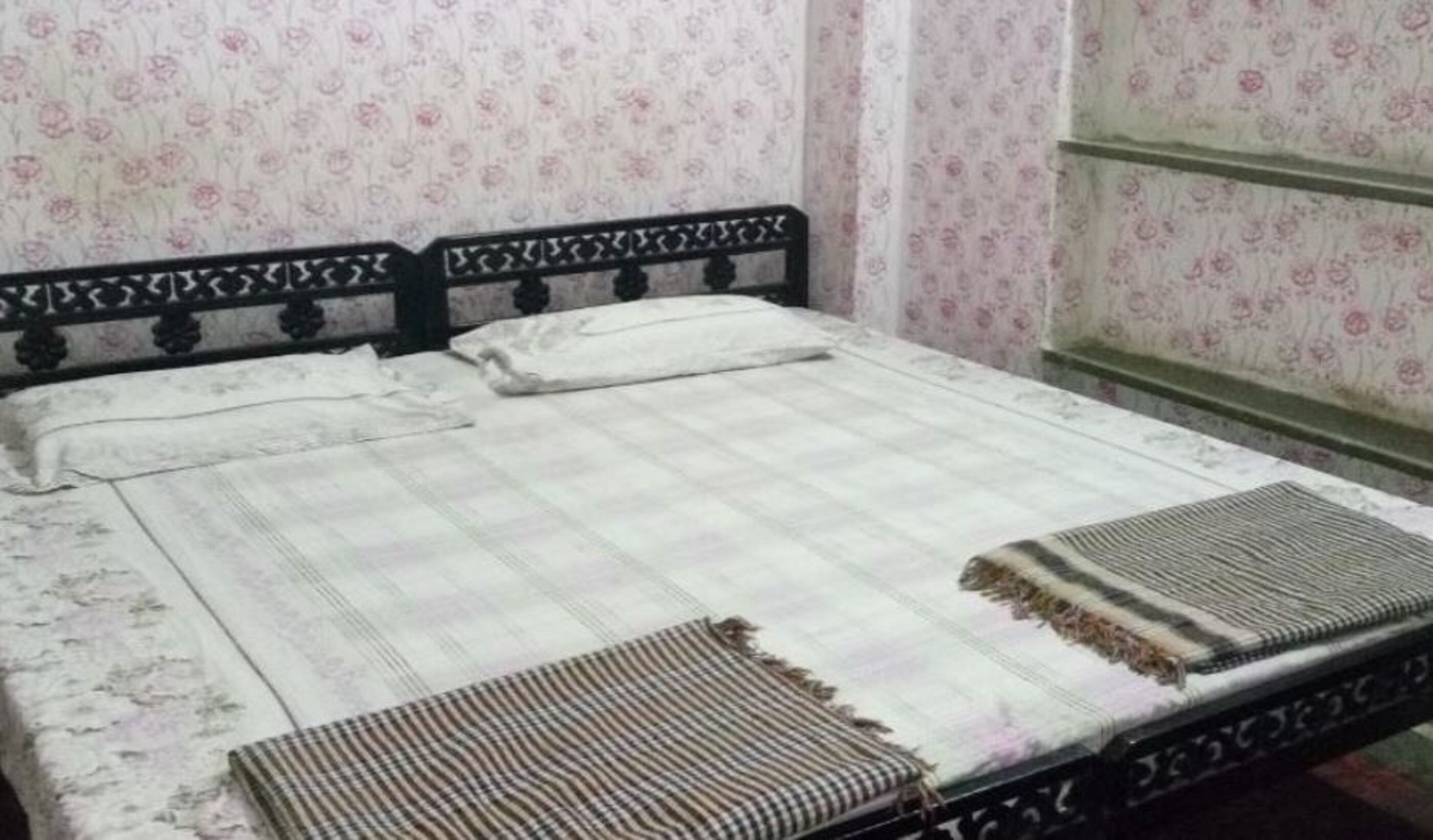 Hotel Vinayak Heritage Hasanpura  - Tap to explore photos