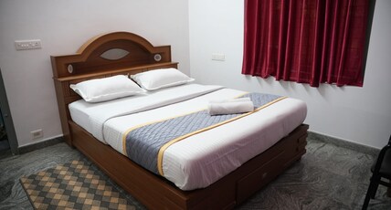 Asthra Homestay Vagamon Room Type - Double Bed Room ( Shared Bathroom )