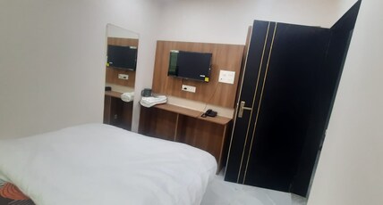 KASHI CROWN P GUEST HOUSE Room Type - STANDARD ROOM