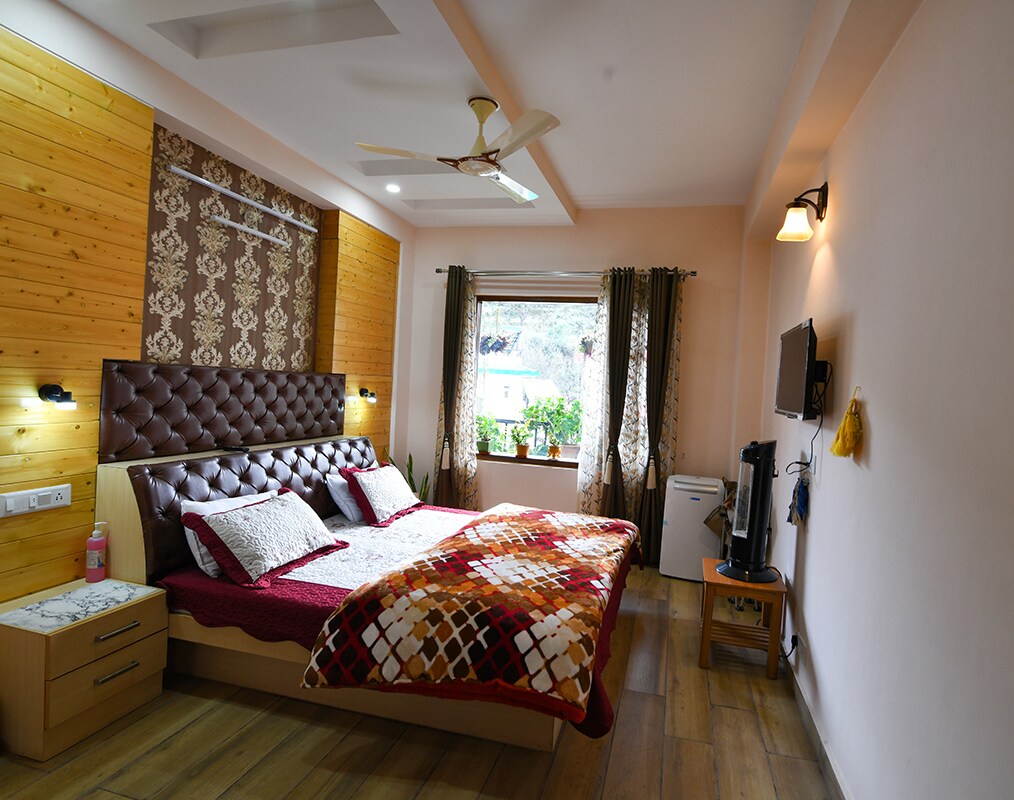 Cloud 9 Bed n Breakfast - Tap to explore photos